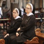 08.06.2022. Kielce. Jubileusz 20-lecia reaktywacji LO im. świętej Jadwigi Królowej. Msza święta / Wiktor Taszłow / Radio Kielce