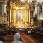 08.06.2022. Kielce. Jubileusz 20-lecia reaktywacji LO im. świętej Jadwigi Królowej. Msza święta / Wiktor Taszłow / Radio Kielce