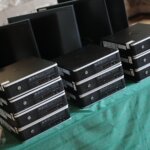 08.06.2022. Kielce. Przekazanie komputerów dla WDK przez urząd marszałkowski / Wiktor Taszłow / Radio Kielce