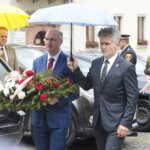 13.06.2022. Kielce. Uroczystości 40-lecia Solidarności Walczącej. Kwiaty składają Piotr Wawrzyk - wiceminister spraw zagranicznych, Krzysztof Słoń - senator / Wiktor Taszłow / Radio Kielce
