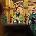 Na zdjęciu (w środku): bp Jan Piotrowski - ordynariusz diecezji kieleckiej / Fot. Wiktor Taszłow - Radio Kielce