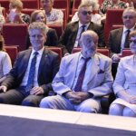 15.06.2022. Kielce. 20-lecie Stowarzyszenia „Nadzieja Rodzinie”. Na zdjęciu: Małgorzata Kiebzak - dyrektor świętokrzyskiego oddziału NFZ, Krzysztof Słoń - senator PiS, prof. dr hab. Adam Massalski i Maria Zuba - doradca wojewody świętokrzyskiego / Wiktor Taszlow / Radio Kielce