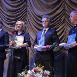 15.06.2022. Kielce. 20-lecie Stowarzyszenia „Nadzieja Rodzinie”. Na zdjęciu (od lewej): Szczepan Skorupski - sekretarz miasta Kielce, Renata Janik - wicemarszałek województwa świętokrzyskiego, Krzysztof Słoń - senator PiS i bp Jan Piotrowski - ordynariusz diecezji kieleckiej / Wiktor Taszlow / Radio Kielce