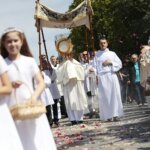 16.06.2022. Kielce. Boże Ciało. Procesja do czterech ołtarzy / Wiktor Taszłow / Radio Kielce
