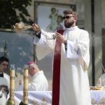 16.06.2022. Kielce. Boże Ciało. Procesja do czterech ołtarzy / Wiktor Taszłow / Radio Kielce