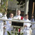 16.06.2022. Kielce. Boże Ciało. Procesja do czterech ołtarzy / Wiktor Taszłow / Radio Kielce