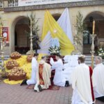 16.06.2022. Kielce. Boże Ciało. Procesja do czterech ołtarzy / Wiktor Taszłow / Radio Kielce