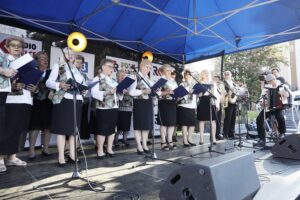 05.06.2022. Ostrowiec Świętokrzyski. Koncert „Jawor u źródeł kultury. Zaproszenie” . Na zdjęciu: Grupa Kobiet Aktywnych z Wólki Bodzechowskiej / Jarosław Kubalski / Radio Kielce