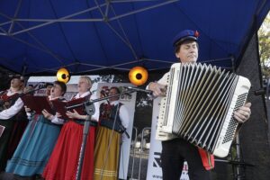 05.06.2022. Ostrowiec Świętokrzyski. Koncert „Jawor u źródeł kultury. Zaproszenie” . Na zdjęciu: Szwarszowianki / Jarosław Kubalski / Radio Kielce