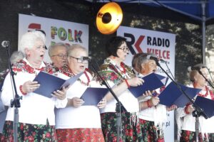 05.06.2022. Ostrowiec Świętokrzyski. Koncert „Jawor u źródeł kultury. Zaproszenie”. Na zdjęciu: KGW Miłków / Jarosław Kubalski / Radio Kielce