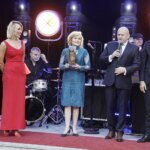 11.06.2022 Kielce. Gala na koniec  I Międzynarodowych Targów Branży Bokserskiej. Na zdjęciu od lewej: Kama Kępczyńska-Kaleta, wiceminister sportu Anna Krupka, prezes PZB Grzegorz Nowaczek i zastępca prezydenta Kielc Marcin Chłodnicki / Jarosław Kubalski / Radio Kielce