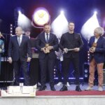 11.06.2022 Kielce. Gala na koniec  I Międzynarodowych Targów Branży Bokserskiej. Na zdjęciu od lewej: Kama Kepczyńska, wiceminister sportu Anna Krupka, prezes PZB Grzegorz Nowaczek, zastępca prezydenta Kielc Marcin Chłodnicki, szef Suzuki Motor Poland Piotr Dulnik, prezes Targów Kielce Andrzej Mochoń i wiceprezes PZB Maciej Demel / Jarosław Kubalski / Radio Kielce