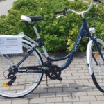 Nagroda w VII Rodzinnym Rajdzie Rowerowym Ścieżkami Jana Moskwy. + trasa rajdu / Fot. Starostwo Powiatowe w Pińczowie.