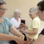 07.06.2022 Kielce. Strażnicy miejscy uczą seniorów samoobrony / Jarosław Kubalski / Radio Kielce