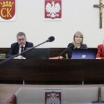 09.06.2022 Kielce. UM. Sesja rady miasta. Na zdjęciu od lewej: wiceprzewodnicząca rady Anna Kibortt, przewodniczący rady Jarosław Karyś i wiceprzewodniczące Katarzyna Czech-Kruczek i Joanna WIniarska / Jarosław Kubalski / Radio Kielce