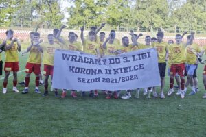 11.06.2022 Kielce. Mecz Korona II Kielce - Pogoń Staszów. Korona awansuje do II ligi / Jarosław Kubalski / Radio Kielce