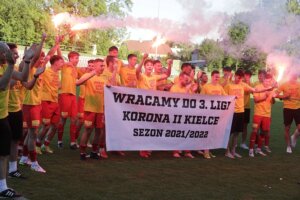 11.06.2022 Kielce. Mecz Korona II Kielce - Pogoń Staszów. Korona awansuje do II ligi / Jarosław Kubalski / Radio Kielce