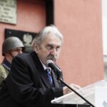 12.06.2022. Kielce. Święto 2. Pułku Artylerii Lekkiej Legionów. Uroczystość przed  Pomnikiem Pamięci 2 PALL. Na zdjęciu aktor Lech Sulimierski / Jarosław Kubalski / Radio Kielce