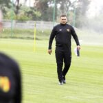 14.06.2022 Kielce. Trening piłkarzy Korony Kielce. Na zdjeciu nowy asystent trenera Michał Macek / Jarosław Kubalski / Radio Kielce