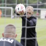 14.06.2022 Kielce. Trening piłkarzy Korony Kielce. Nowy trener bramkarzy Jarosław Tkocz / Jarosław Kubalski / Radio Kielce