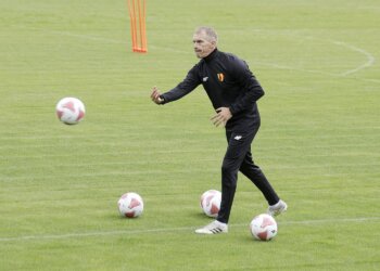 14.06.2022 Kielce. Trening piłkarzy Korony Kielce. Nowy trener bramkarzy Jarosław Tkocz / Jarosław Kubalski / Radio Kielce