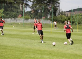 14.06.2022 Kielce. Trening piłkarzy Korony Kielce / Jarosław Kubalski / Radio Kielce