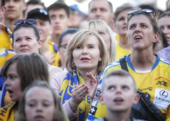 19.06.2022. Kielce. Strefa Kibica. Na zdjęciu (w środku): Anna Krupka - wiceminister sportu i turystyki