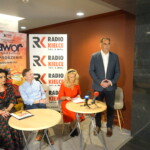 21.06.2022. Radio Kielce. Śniadanie prasowe. Na zdjęciu (od lewej): Magdalena Sitek- Radio Kielce, Paweł Solarz - Radio Kielce, Renata Morąg - sekretarz redakcji, Janusz Knap - Prezes zarządu Radia Kielce / Fot. Piotr Kwaśniewski - Radio Kielce