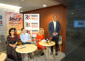 21.06.2022. Radio Kielce. Śniadanie prasowe. Na zdjęciu (od lewej): Magdalena Sitek- Radio Kielce, Paweł Solarz - Radio Kielce, Renata Morąg - sekretarz redakcji, Janusz Knap - Prezes zarządu Radia Kielce / Fot. Piotr Kwaśniewski - Radio Kielce