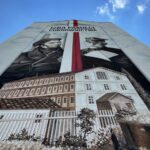 01.06.2022. Ostrowiec Świętokrzyski. Mural na ścianie Izby Pamięci Cukrownictwa / Emilia Sitarska / Radio Kielce