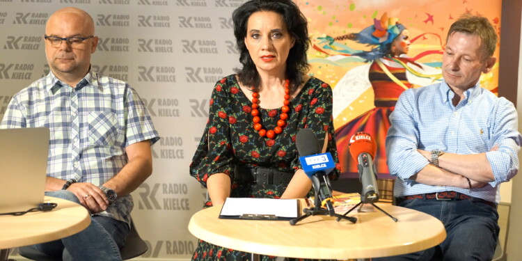 21.06.2022. Radio Kielce. Śniadanie prasowe. Na zdjęciu (od lewej): Rafał Szymczyk - Radio Kielce, Magdalena Sitek- Radio Kielce, Paweł Solarz - Radio Kielce / Fot. Piotr Kwaśniewski - Radio Kielce