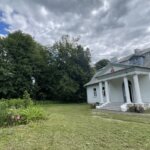 15.06.2022. Przepiórów. Dworek i część parku / Emilia Sitarska / Radio Kielce