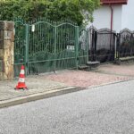 13.06.2022. Kielce. Uszkodzony słup przy ul. Wikaryjskiej / Wiktor Taszłow / Radio Kielce