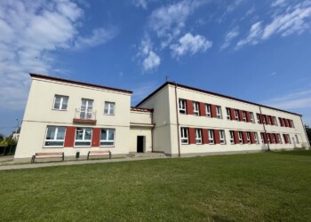 Starachowice. Szkoła podstawowa numer 6 / Fot. Emilia Sitarska - Radio Kielce