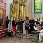 12.05.2022. Suchedniów. 50. rocznica uwolnienia obrazu Matki Boskiej Częstochowskiej przez księdza infułata Józefa Wójcika oraz 50. rocznica jego przybycia do Suchedniowa / Paulina Michta / Radio Kielce