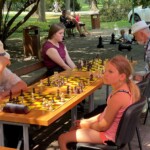 Królowały szachowe zagadki - Radio Kielce 28.06.2022. Kielce. Park miejski. Wakacyjna Szkoła Szachowa Polskiego Radia Kielce / Fot. Rafał Szymczyk - Radio Kielce