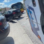 24.06.2022. Kielce. Zderzenie autobusu miejskiego z autem osobowym / Fot. Wiktor Taszłow - Kielce