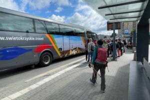 09.07.2022. Kielce. Bezpłatny autobus na Święty Krzyż / Fot. Paulina Michta - Radio Kielce