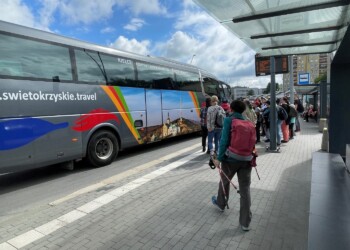 09.07.2022. Kielce. Bezpłatny autobus na Święty Krzyż / Fot. Paulina Michta - Radio Kielce