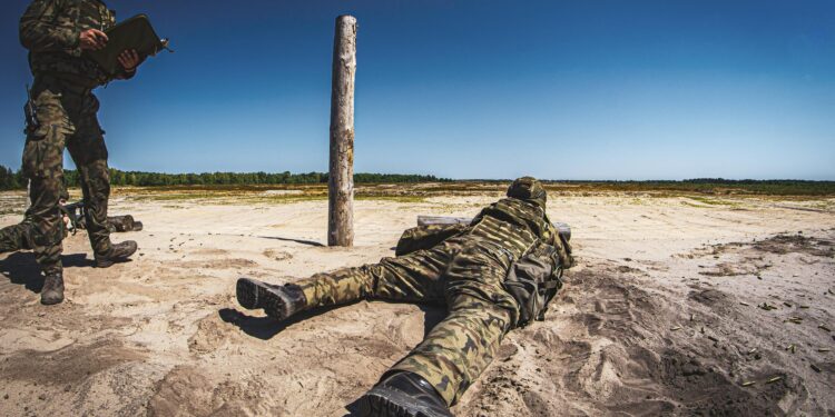 21.07.2022. Poligon Nowa Dęba. Sprawdzian w upale / Fot. ppor. Daniel Woś - ŚBOT