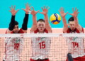 05.07.2022. Gdańsk. Reprezentanci Polski Marcin Janusz, Jakub Kochanowski i Aleksander Śliwka podczas meczu siatkarskiej Ligi Narodów z Iranem / Fot. Adam Warżawa - PAP