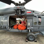 26.07.2022. Warszawa - Babice. Przygotowania strażaków i policjantów do wylotu do Czech. / Fot. Państwowa Straż Pożarna