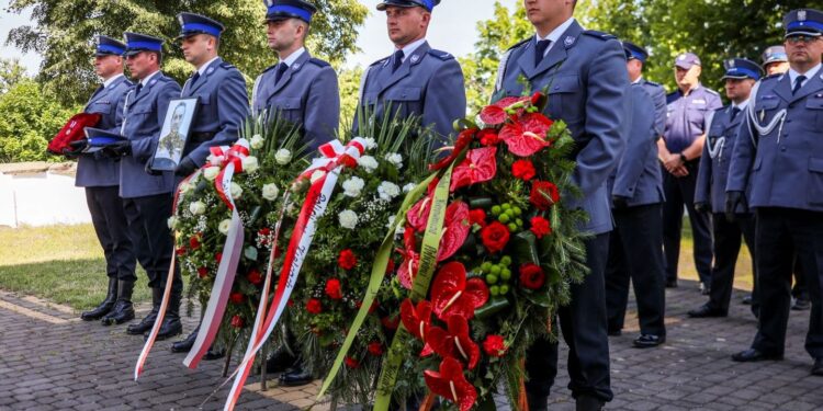 21.07.2022. Mirzec. Pogrzeb aspiranta Marcina Przygody / Fot. podkom. Damian Janus - Zespół Prasowy Komendy Wojewódzkiej Policji w Kielcach