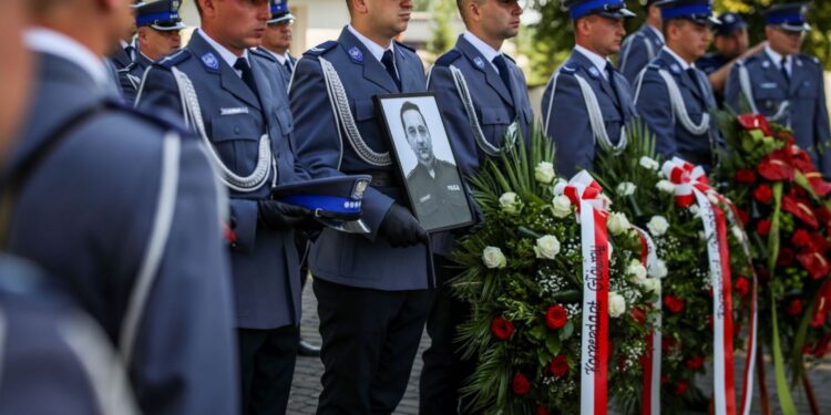 21.07.2022. Mirzec. Pogrzeb aspiranta Marcina Przygody / Fot. podkom. Damian Janus - Zespół Prasowy Komendy Wojewódzkiej Policji w Kielcach