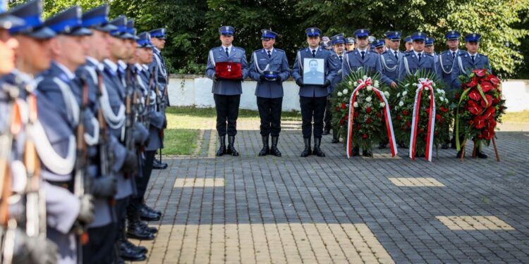 21.07.2022. Mirzec. Pogrzeb aspiranta Marcina Przygody / Fot. podkom. Damian Janus - Zespół Prasowy Komendy Wojewódzkiej Policji w Kielcach