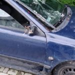 Kobierniki. Kierowca wjechał w ogrodzenie