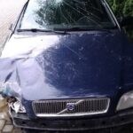 Kobierniki. Kierowca wjechał w ogrodzenie