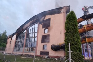 10.07.2022. Sędziszów. Pożar basenu / Fot. PSP Jędrzejów