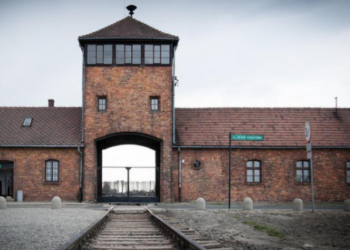 Prowokacja w Auschwitz; nie wiadomo, kto za nią stoi
