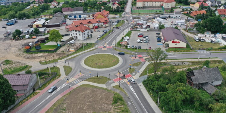 19.07.2022 Chęciny. Otwarcie dwóch nowych rond / Fot. Jarosław Kubalski - Radio Kielce